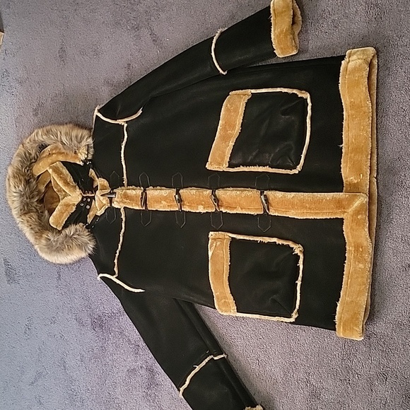 NWT Men's Faux Fur Coat WARM!